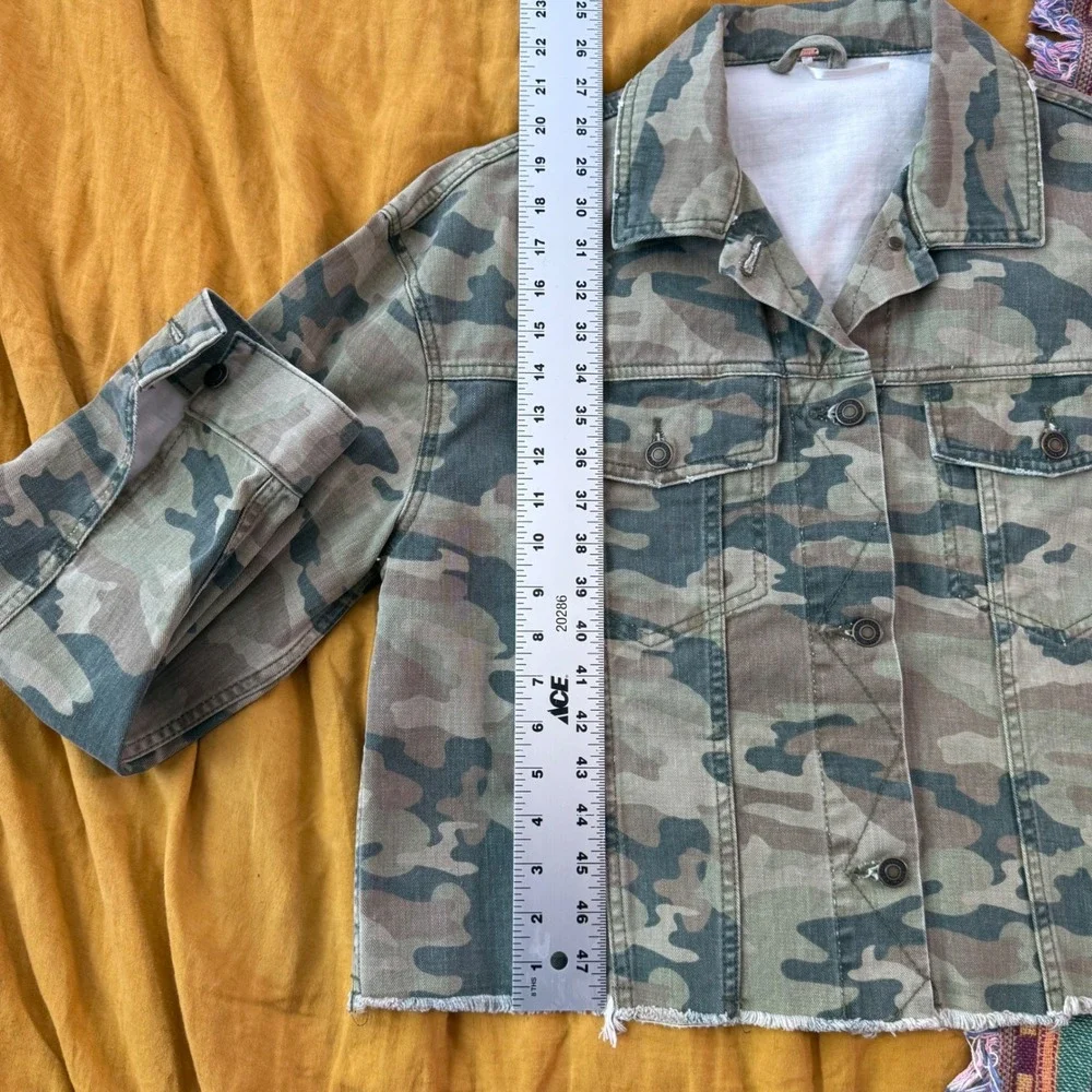 Free‎ People Womens Camo Cropped Denim Jacket Green Camouflage Raw Hem Size M - Picture 4 of 6